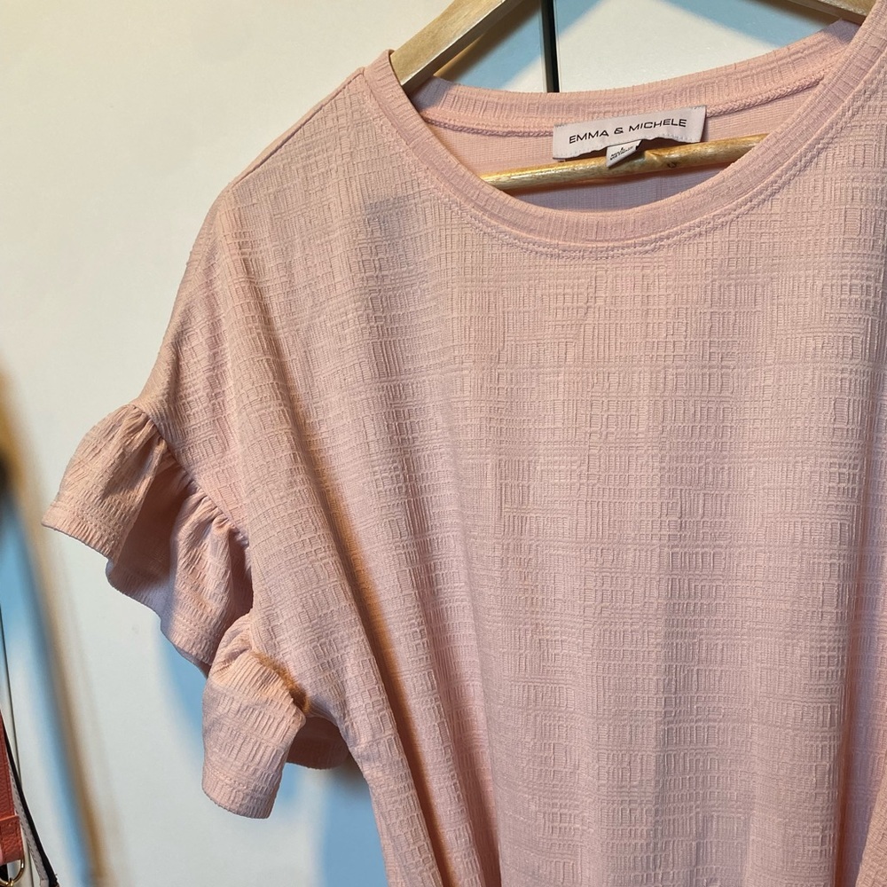 Emma & Michele ruffled sleeves and hem. Size large - Picture 6 of 6